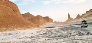 Bahariya Oasis – Black Desert – Crystal Mountain – White Desert Camping