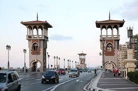 Explorando la Biblioteca de Alejandría con una guía español en tu Tour en Egipto