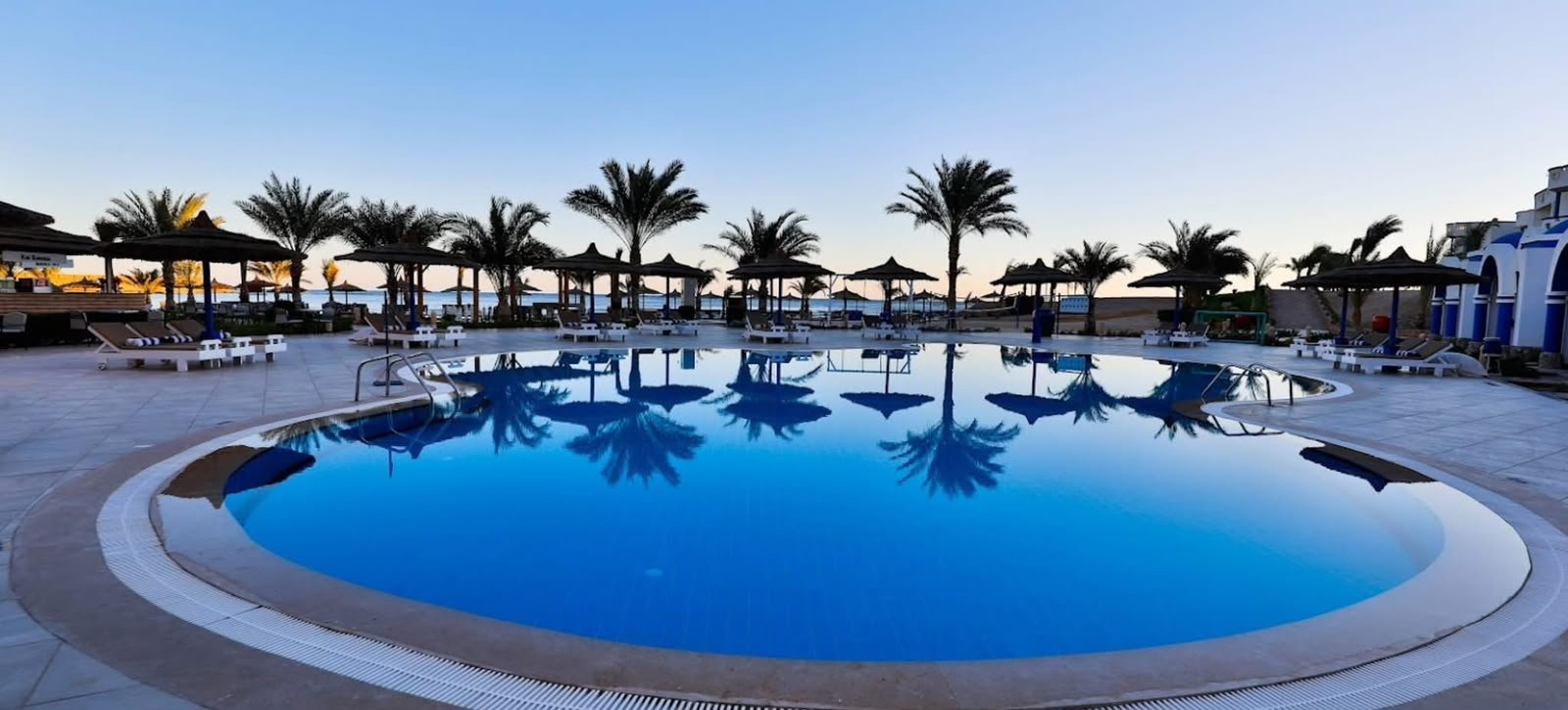 Hurghada Snorkeling & Island Trips 2027: Giftun Island, Dolphins & Kitesurfing in Safaga